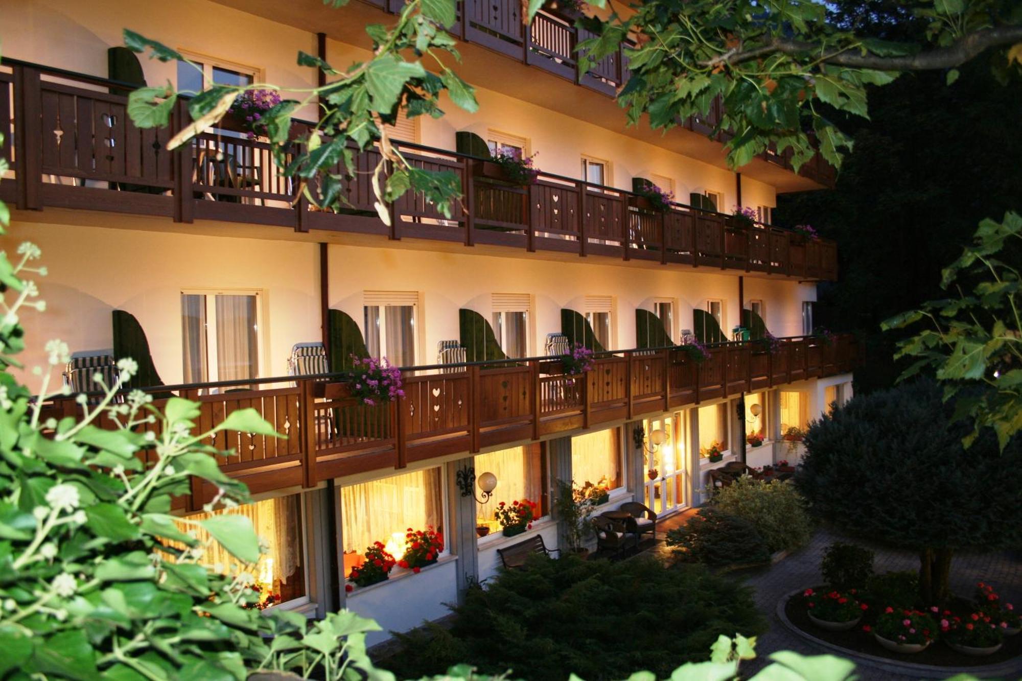 Hotel Miralago Wellness - Adults Only Molveno Exteriér fotografie